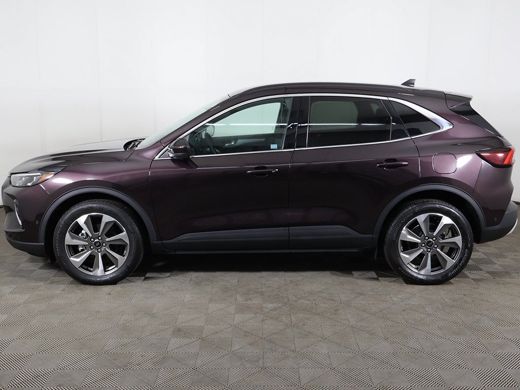 Used 2023 Ford Escape Platinum w/ Premium Technology Package AWD/4WD image 21