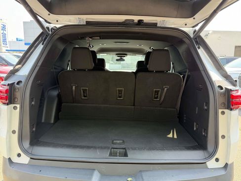 Certified 2023 Chevrolet Traverse LT FWD image 6