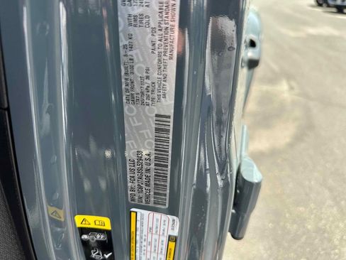 New 2025 Jeep Gladiator Sport image 30