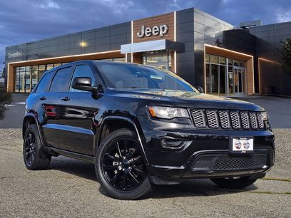 Used 2017 Jeep Grand Cherokee Altitude