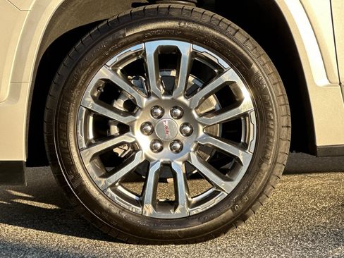 Used 2023 GMC Acadia Denali w/ Denali Ultimate Package image 39