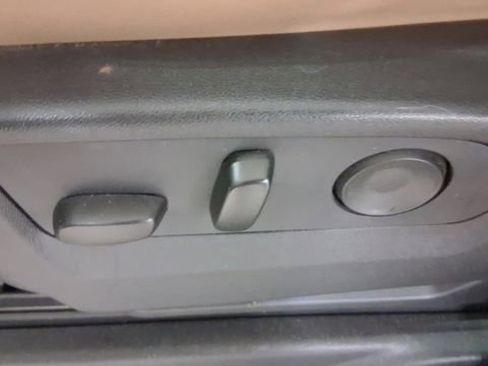 Used 2024 Chevrolet Suburban Premier w/ Advanced Technology Package image 25