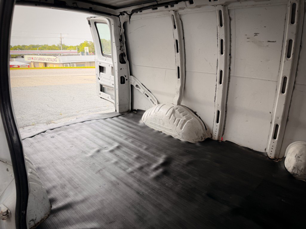 Used 2014 Chevrolet Express 2500 RWD image 25