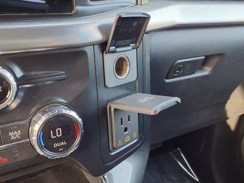 Used 2021 Ford F150 Lariat image 11