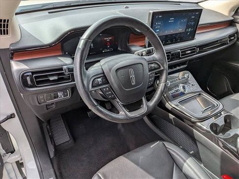 Used 2023 Lincoln Nautilus Reserve w/ Luxury Package AWD/4WD image 10
