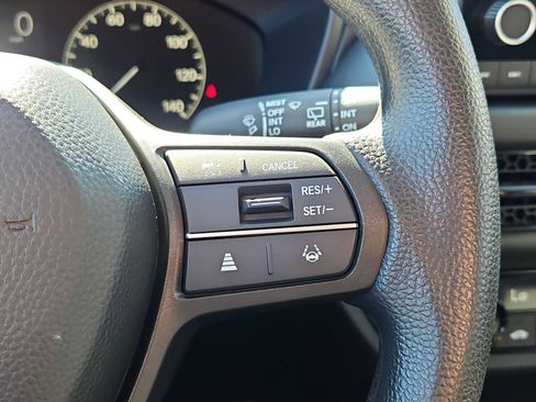 Certified 2025 Honda HR-V LX image 13