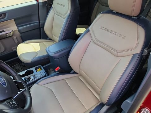 Used 2025 Ford Maverick Lariat AWD/4WD image 23