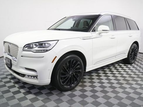 Used 2021 Lincoln Aviator Reserve w/ Equipment Group 208A AWD/4WD image 2