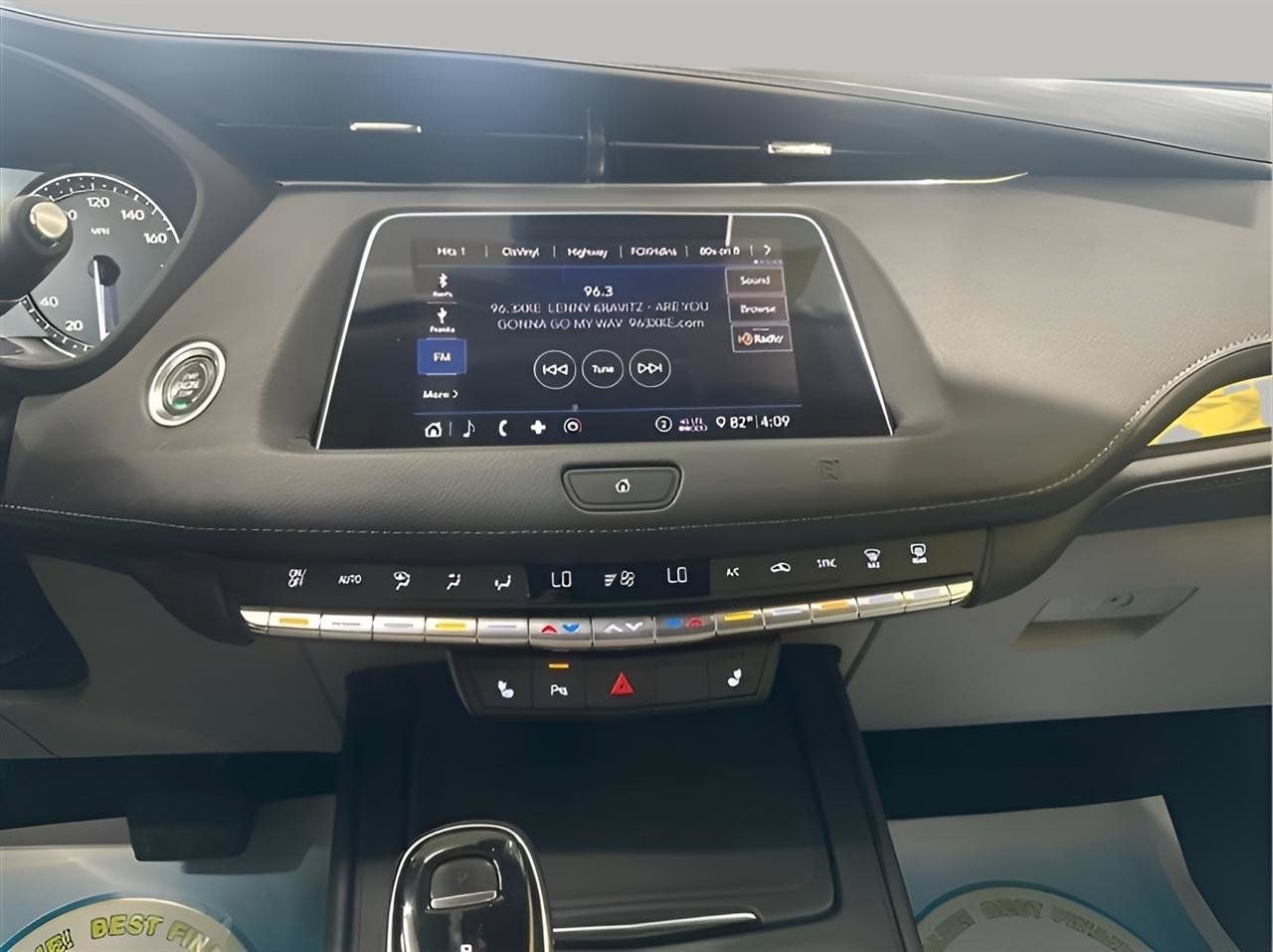 Used 2020 Cadillac XT4 Luxury w/ Cold Weather Package AWD/4WD image 14
