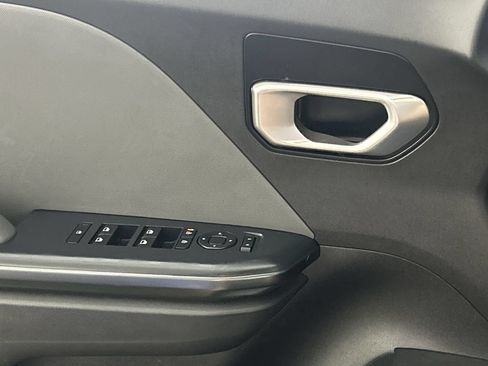 Used 2025 Kia K4 FWD image 19