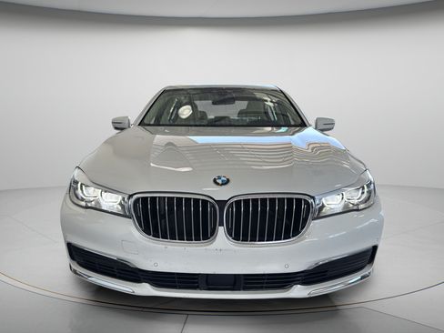 Used 2019 BMW 740i RWD image 7