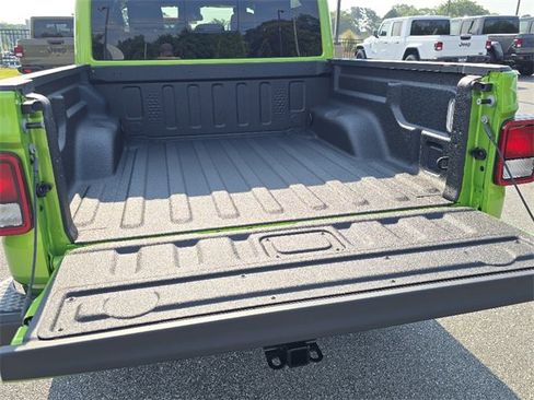 New 2025 Jeep Gladiator Sport image 8