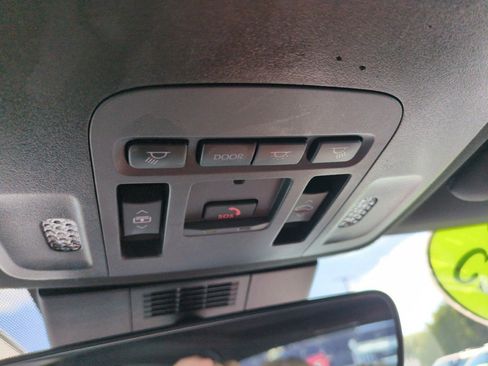 Used 2025 Toyota Camry XSE FWD image 23