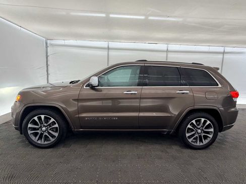 Used 2018 Jeep Grand Cherokee Overland image 3