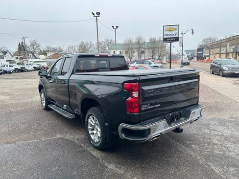 Used 2023 Chevrolet Silverado 1500 LT w/ Z71 Off-Road Package image 6