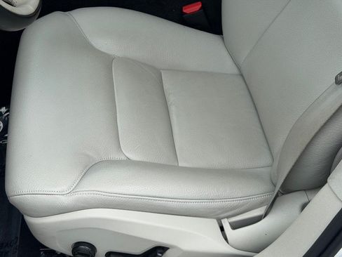 Certified 2025 Volvo S60 B5 Plus AWD/4WD image 20