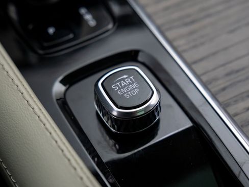 Used 2023 Volvo XC90 B6 Plus w/ Protection Package Premier image 24