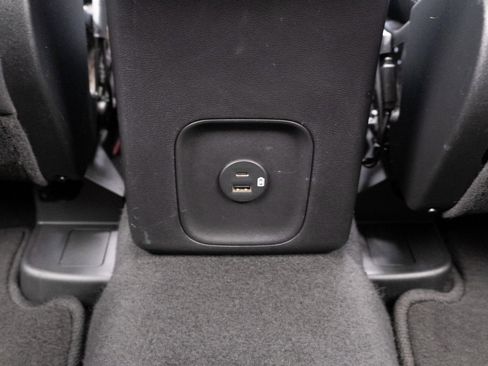 Used 2021 Ford Escape Titanium image 19