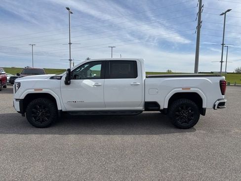 Used 2024 GMC Sierra 2500 AT4 w/ Technology Package AWD/4WD image 10
