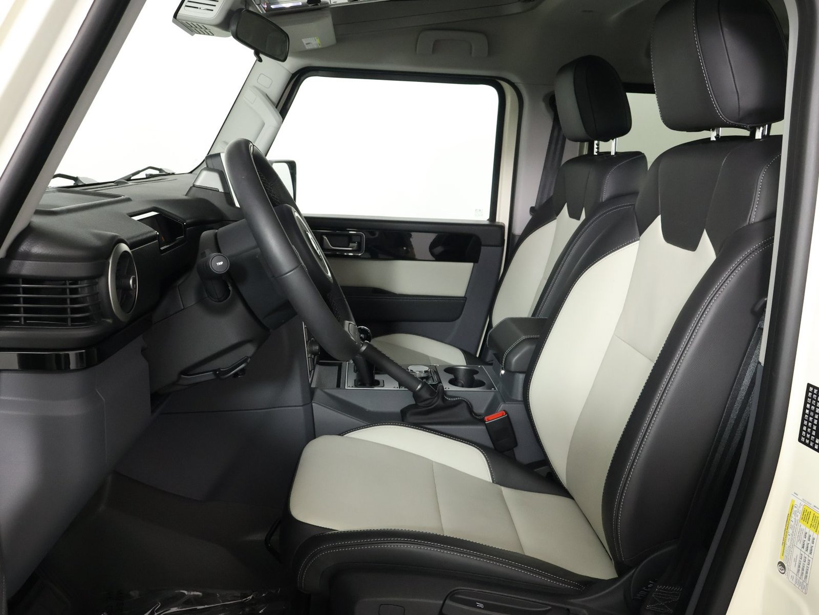 Used 2025 INEOS Grenadier Station Wagon AWD/4WD image 29