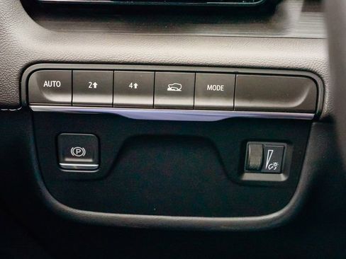 Certified 2023 Cadillac Escalade ESV Premium Luxury image 18