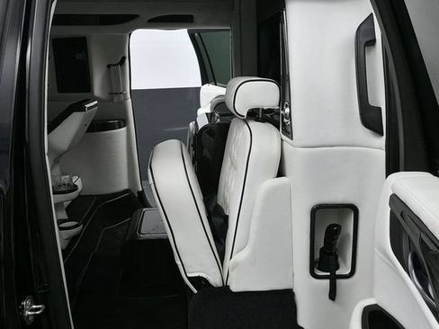 Used 2020 Cadillac Escalade ESV Platinum w/ Escalade Sport Edition AWD/4WD image 36