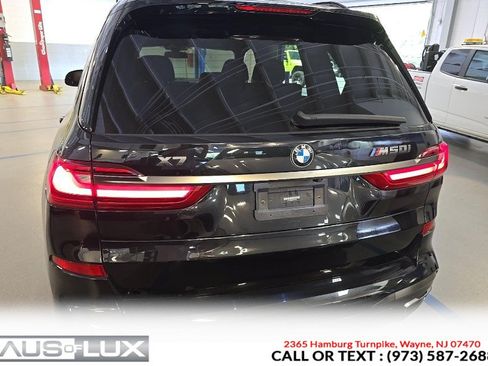 Used 2021 BMW X7 M50i w/ Dynamic Handling Package AWD/4WD image 9