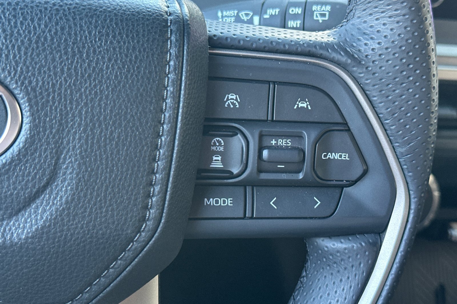 Certified 2026 Toyota 4Runner SR5 RWD image 40