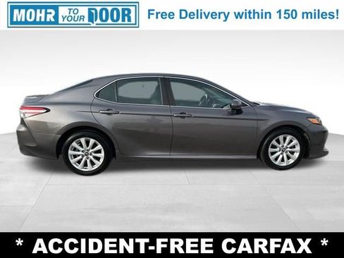 Used 2018 Toyota Camry LE FWD image 8