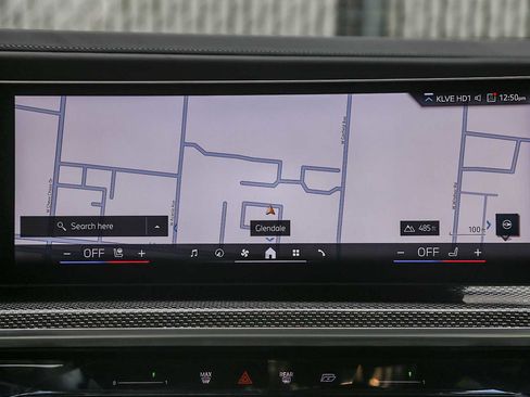 Used 2025 BMW 750e xDrive w/ Premium Package image 11