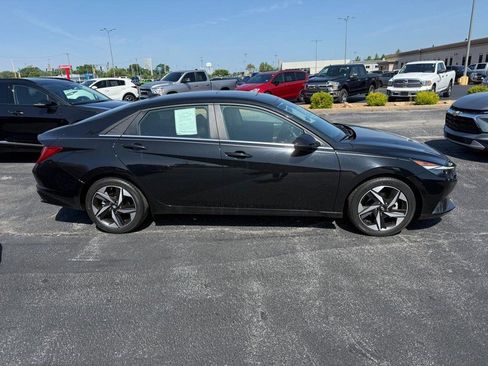 Used 2021 Hyundai Elantra SEL w/ Convenience + Premium Package FWD image 4