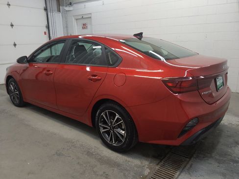 Used 2023 Kia Forte LXS w/ LXS Technology Package FWD image 3