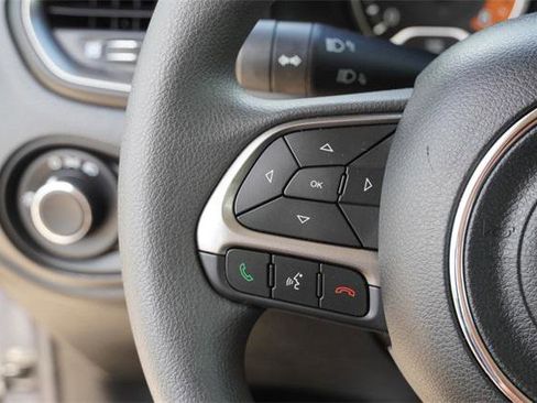 Certified 2022 Jeep Renegade Sport image 28