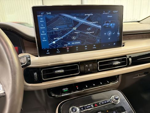 Used 2022 Lincoln Nautilus Reserve w/ Equipment Group 201A image 19