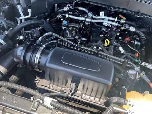 Used 2023 Ford Explorer XLT w/ Equipment Group 202A RWD image 34