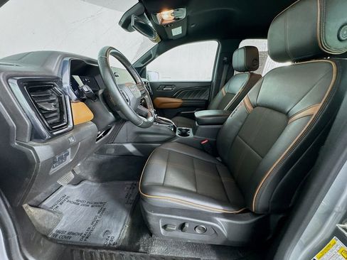 Used 2023 GMC Canyon AT4 image 15