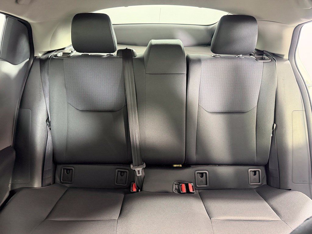 Used 2025 Toyota Prius LE FWD image 15