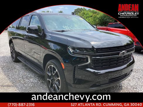 Used 2024 Chevrolet Suburban RST w/ Luxury Package AWD/4WD image 1