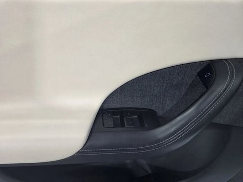 Used 2022 Tesla Model S AWD/4WD image 13