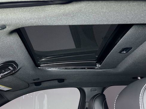 New 2025 Jeep Grand Cherokee Altitude AWD/4WD image 25