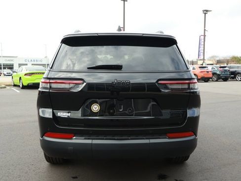 Used 2025 Jeep Grand Cherokee L Limited w/ Black Appearance Package image 7