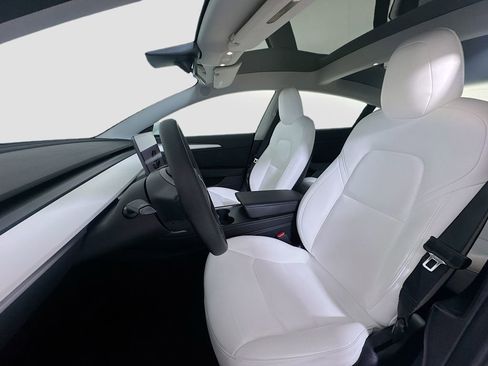 Used 2022 Tesla Model 3 image 8