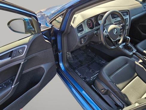 Used 2017 Volkswagen Golf SE image 20