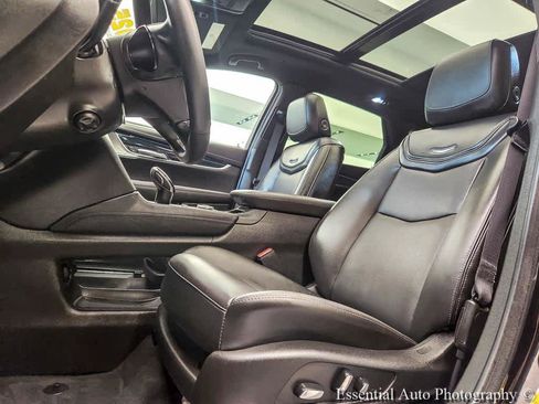 Certified 2025 Cadillac XT5 Premium Luxury w/ LPO, Floor Liner Package AWD/4WD image 9