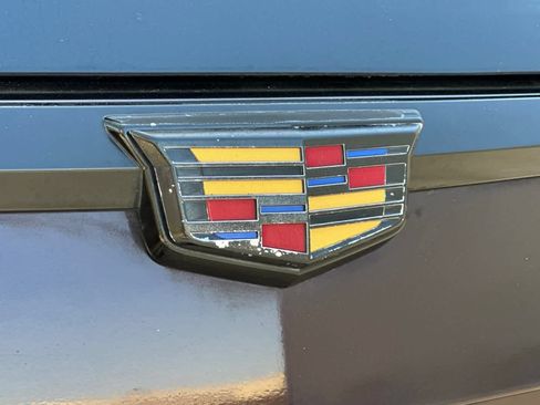 Used 2018 Cadillac Escalade Platinum AWD/4WD image 30