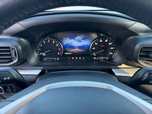 Certified 2024 Ford Explorer XLT w/ Equipment Group 202A AWD/4WD image 15