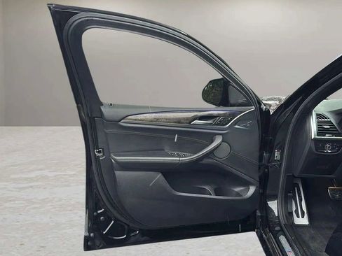 Used 2019 BMW X4 xDrive30i w/ M Sport Package 2 image 9