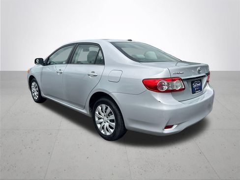 Used 2013 Toyota Corolla LE FWD image 9