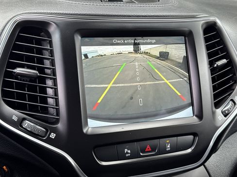 Used 2021 Jeep Cherokee Latitude Lux 80th Anniv w/ Quick Order Package 26U 80TH image 28