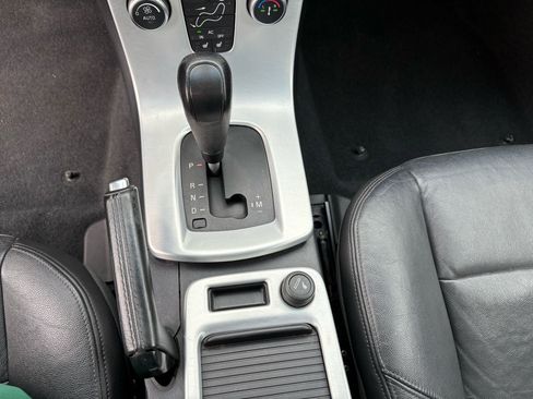 Used 2011 Volvo S40 T5 w/ Preferred Pkg image 18